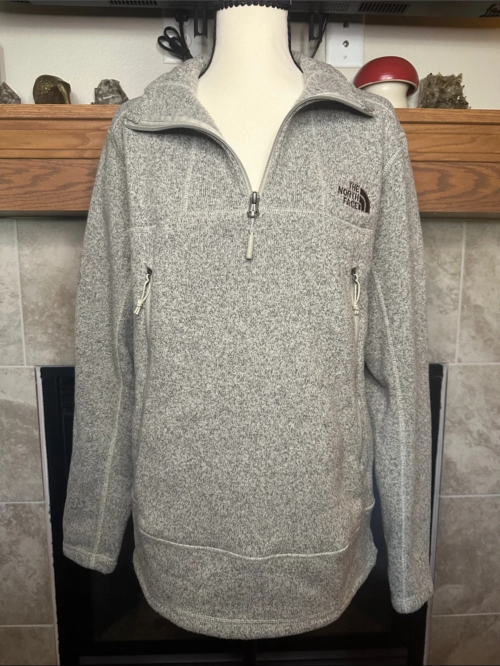 The North Face Light Heather Grey Men’s Quarter-Zip Fleece Pullover Size Medium